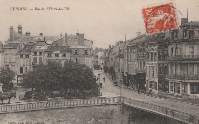 CPA 55 VERDUN Rue de l'Hotel de Ville