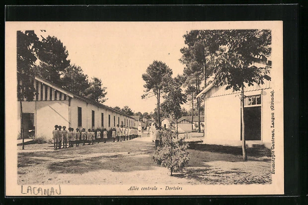 CPA Lacanau, Allee centrale, Dortoirs