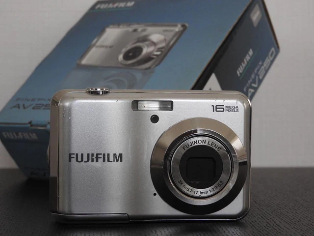 【美品】FUJIFILM Fine Pix AV250 silver FUJIFILM FINEPIX AV250 Digital Camera Tested Used Compact