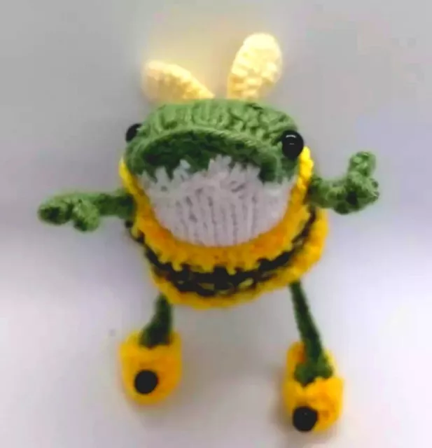 Hand Knitted Pocket  Frog Bee  Wings Slippers  Safety Eyes  Art Craft Poseable