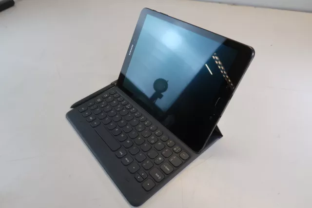 Samsung Galaxy Tab S3, Bundled Genuine Keyboard case & pen,