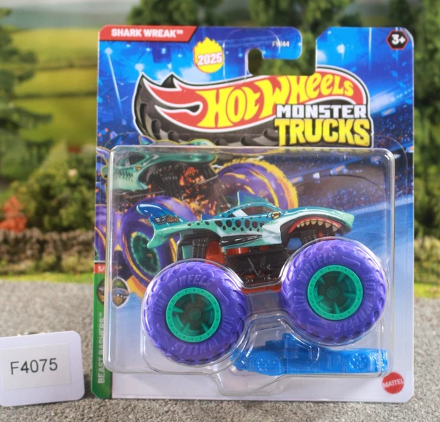HOT WHEELS MONSTER Truck Beast Bashers Shark Wreak JCD80