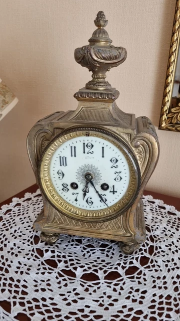 Pendule Ancienne   Bronze Style Cartel Mouvement Marty  .