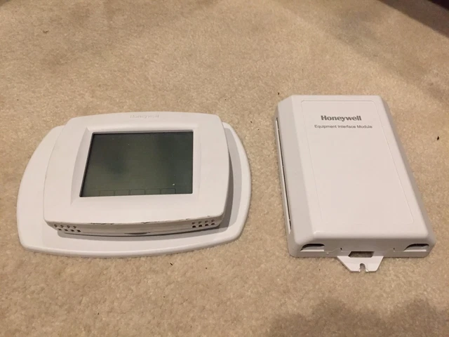 Wireless Thermostat Honeywell THM5421R1021 IAQ Equipment Interface