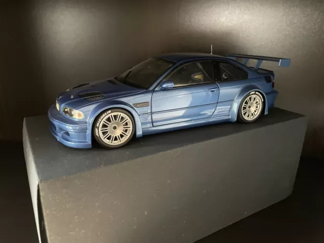 BMW E46 M3 GTR Modellauto 1:18 Dealermodell