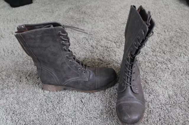 Women's Size 9 US Bamboo Brown Combat Boots With Zippers