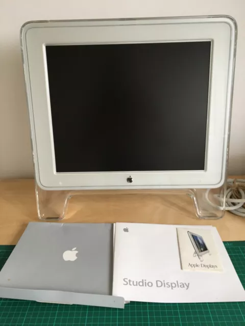 Apple Studio Display M7649.  17 inch.