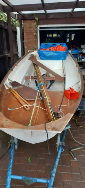 mirror dinghy sailing boat and road trailer