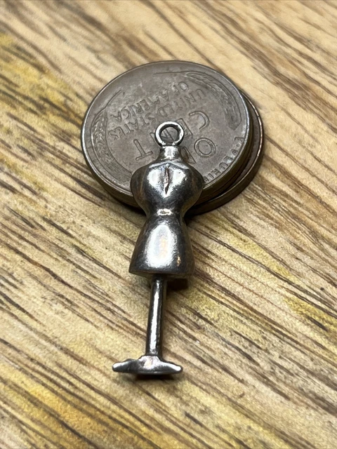 REO Vintage STERLING SILVER DRESS FORM CHARM DRESSMAKER SEAMSTRESS -1.1g -B15-1 REO Vintage STERLING SILVER DRESS FORM CHARM DRESSMAKER SEAMSTRESS -1.1g -B15-1