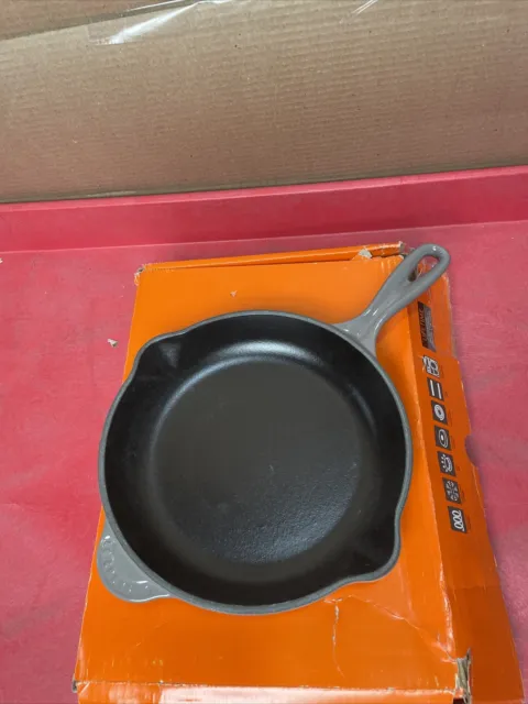 Le Creuset Round Skillet 9 In Grey Brand New Box Damage