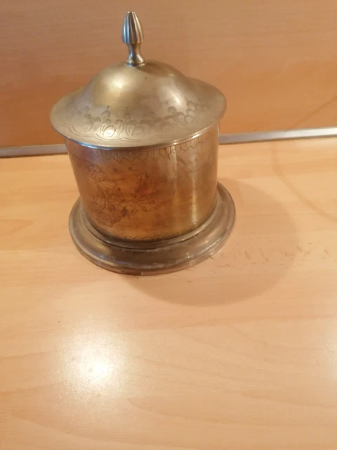 Dose Messing versilbert antik alt Nachlass Ornament Gravur