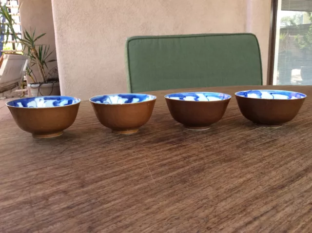 set of 4 Chinese cafe au lait w/ blue & white interior tea bowls, late Qing