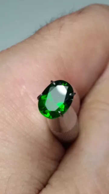 Natural Chrome Diopside Ct 1.37 Forrest Green Color Si Oval Cut Origin Urali Rus