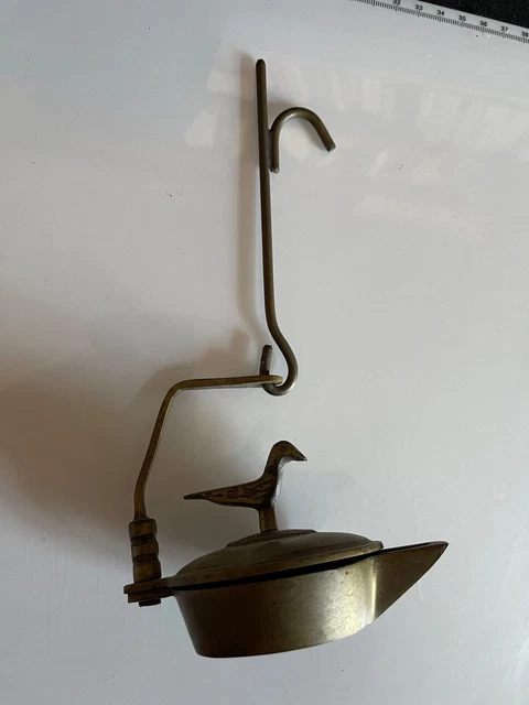 Ancienne lampe à huile à suspendre en bronze, laiton