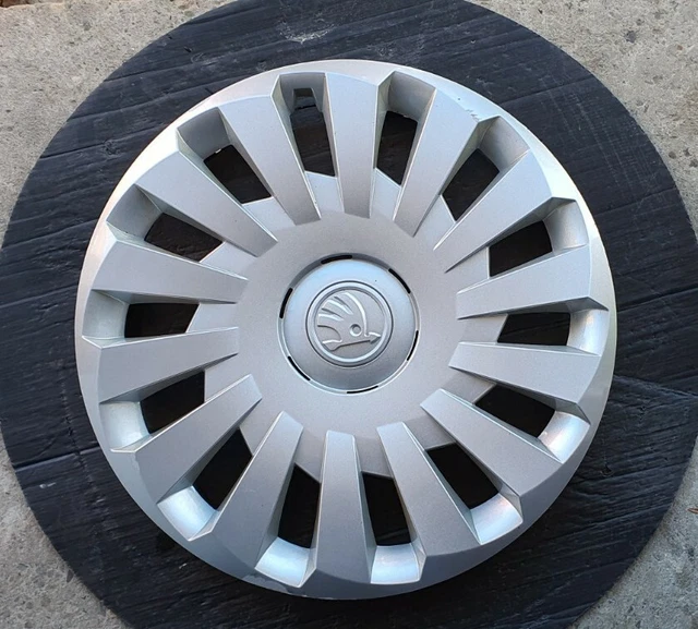 GENUINE SKODA OCTAVIA 16" WHEEL TRIM  x1  5E0601147H