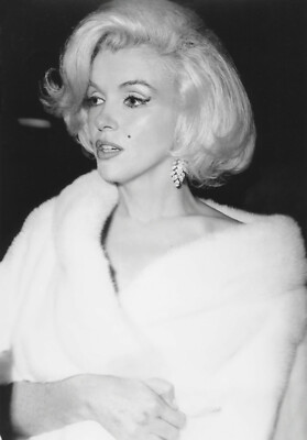 MARILYN MONROE BEAUTY IN WHITE FUR STOLE  (1) RARE 8x10 GalleryQuality PHOTO