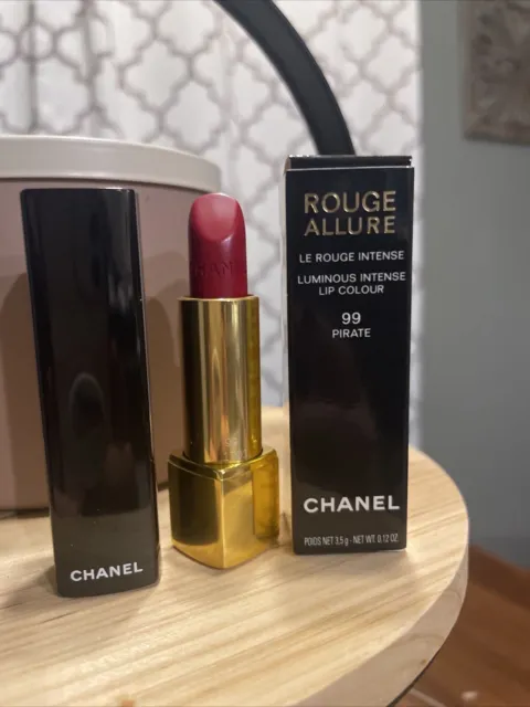 CHANEL Lipstick in Lip Makeup 