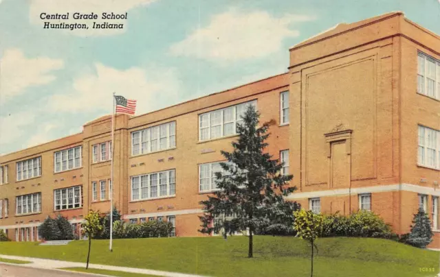 HUNTINGTON, Indiana IN   CENTRAL GRADE SCHOOL   1957 Curteich Postcard