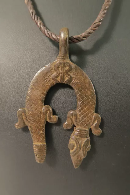 Guin Gan Schmuckanhänger Reptil EO08 Brass Bronzes Pendant Echse Afrozip