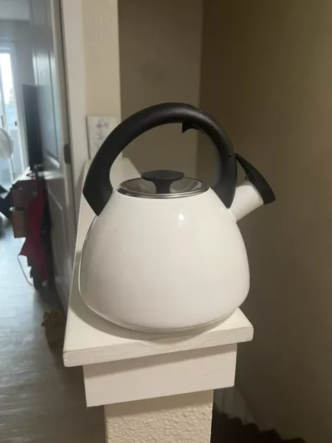 OXO Click Click Softworks Uplift Pick-Me Up White Enamel Tea Kettle Tea Pot 1.8Q