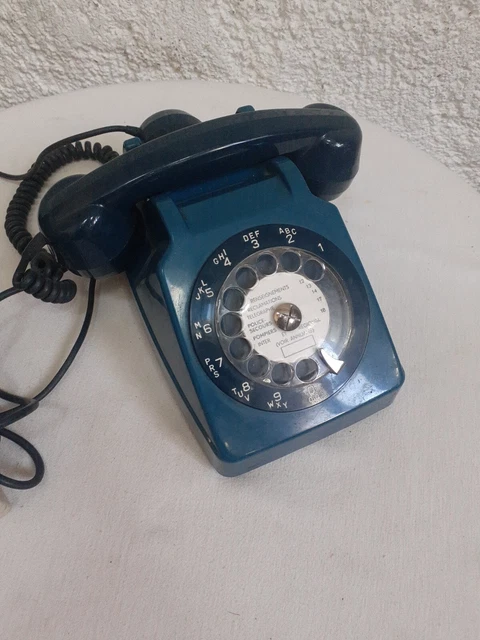 Ancien téléphone à cadran socotel S 63 - Collection