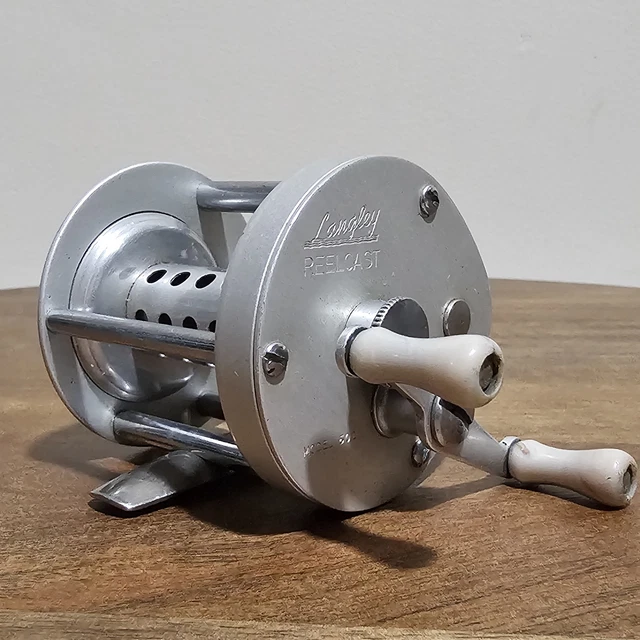 LANGLEY DELUXE LAKECAST FISHING REEL VINTAGE Deluxe Lakecast Model