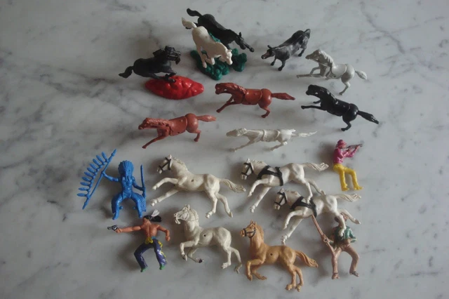 lot Variè : 11 ancienne figurines cow boy soldat chevaux indien starlux