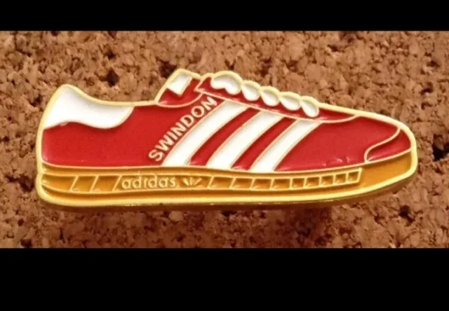 SWINDON TOWN FC - Adidas Gazelle Trainers Pin/Badge [red/white] Wear With Pride