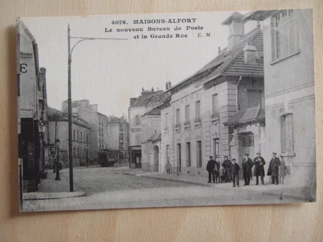 Cpa Maisons Alfort (94) Le Nouveau Bureau De Poste Et La Gande Rue. Animee