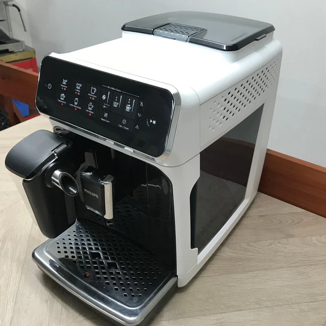 PHILIPS 3200 SERIES BeantoCup Coffee Machine LatteGo EP3243 WHITE £