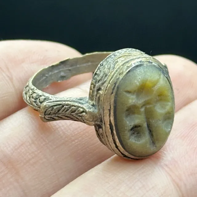 Museum quality ancient Roman rare intaglio old unique ring