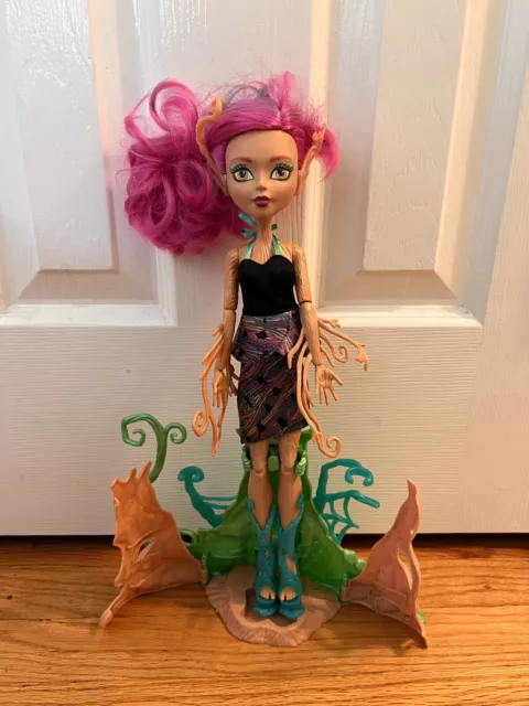 Monster High 2016 Treesa Thornwillow Growing Garden Ghouls Doll