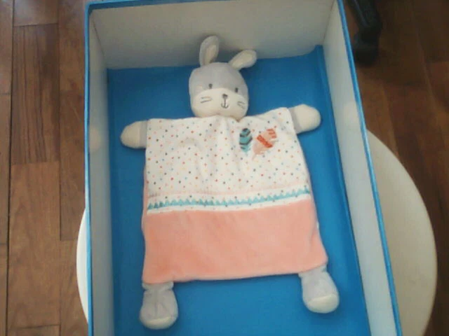 Doudou 4608 / Plat Lapin "Mots D'enfants" Gris/Blanc/Rose-Pois-Plumes