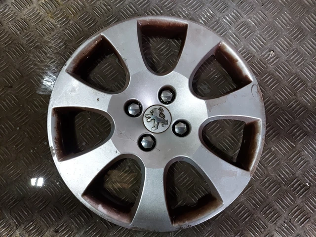 Enjoliveur 16 Pouces Prestige Pour Peugeot 207, 307, 308, 407, 607, 807 - Modèle 9606PX