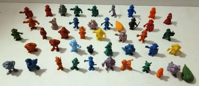 Nintendo Kirby Peluche personnage multicolore – Jouet en peluche  (personnage multicolore, Kirby, 170 mm, 1 pièce) : : Jeux et Jouets