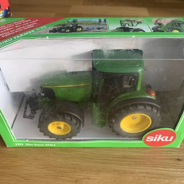 Siku Farmer Serie 1:32 Scale Model. 3252 John Deere 6920 S Tractor