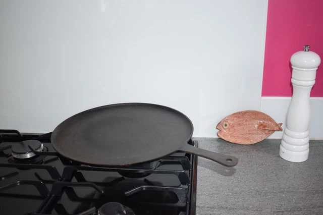 Lot de crêpières - , les ventes publiques en 1 clic