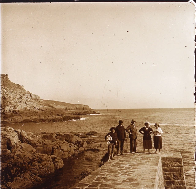 FRANCE Rocky Landscape Seaside Photo c1925 Vintage Glass Plate P74L27n3