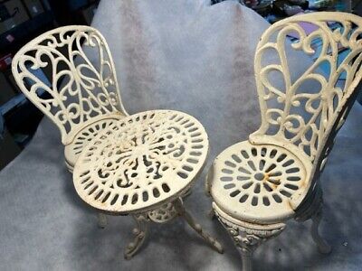 Vintage Indoor/Outdoor Cast Iron Table and 2 Chairs, White, Dolls, Bears, nice!