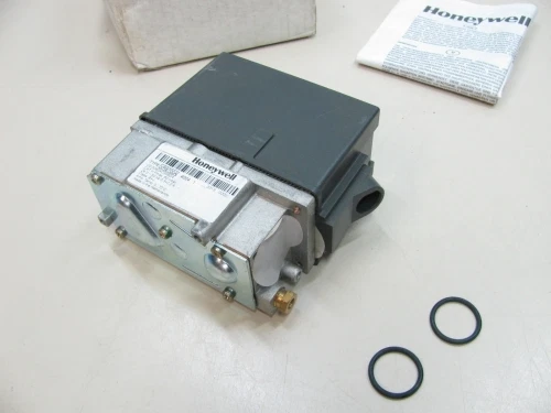 Honeywell VR8204M1026 HVAC Ofen Gasventil Erdgas Gebraucht