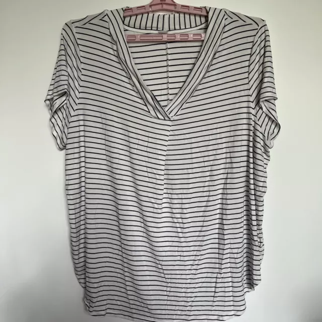 Old Navy Women’s Top 2XL White and Black Striped Scoop V-Neck Short Sleeve Shirt