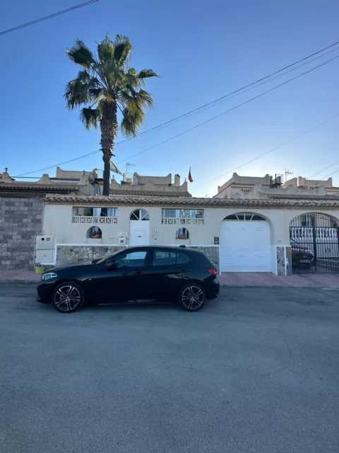 Einfamilienhaus mit Einliegerwohnung in Blue Lagoon, San Miguel de Salinas