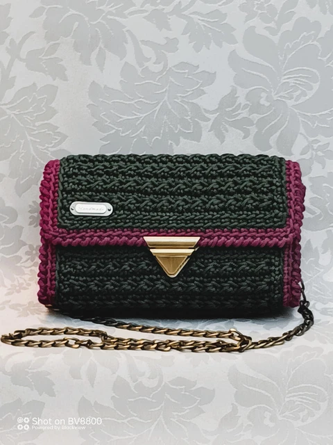 Borsa pochette fatta a mano con fettuccia nera con fiore bei... | su