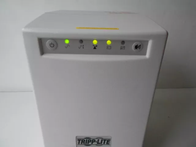 Torre interattiva linea di livello medico. Tripp Lite SmartPro. SMX700HG. Regno Unito P&P gratuito