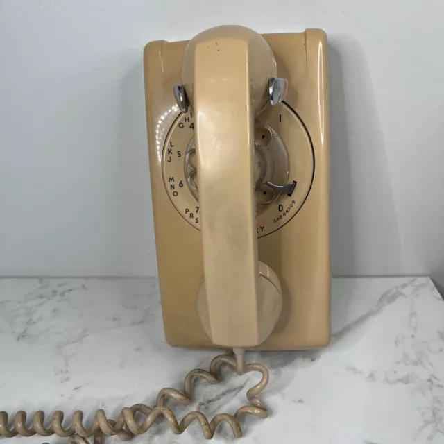 Vintage 70s ITT Kellogg Rotary Dial Wall Phone And Handset Tan Beige