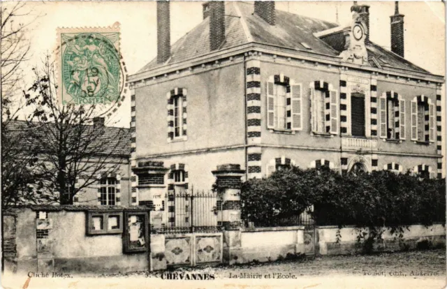 CPA Chevannes - La Mairie et l'Ecole FRANCE (960677)