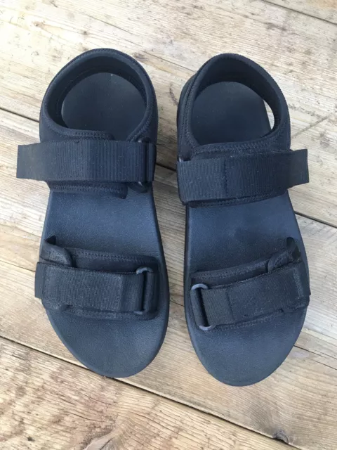 Uniqlo hotsell u sandals