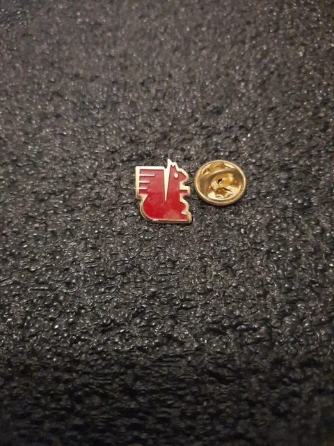 Lot De 4 Pins Caisse D'Épargne – écureuil, Rugby, Pack Banque, Badges