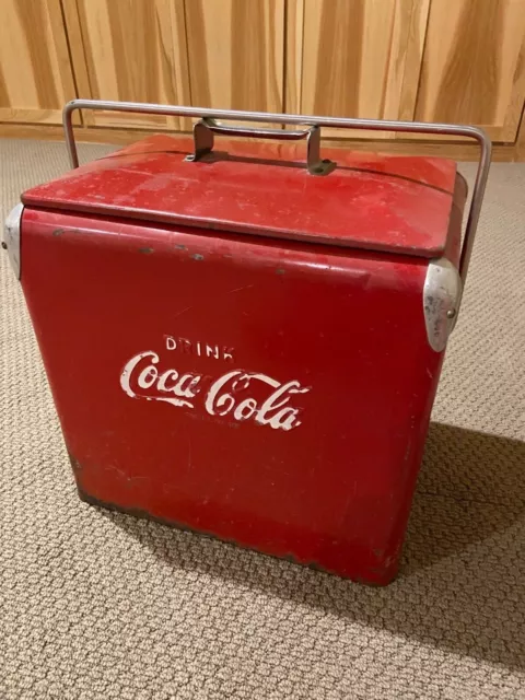 Vintage Coca Cola Cooler. 16” tall x 16” wide x 11 1/2”. Some rusting.