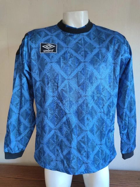 Maillot De Football Vintage Chypre (Cyprus) N°11 - Marque Umbro, Taille L, Occasion Très Bon état